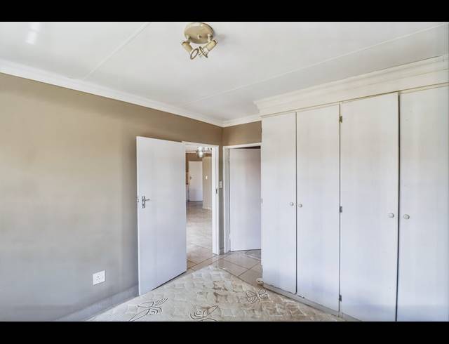 2 BEDROOM TOWNHOUSE FOR SALE IN HALFWAY GARDENS